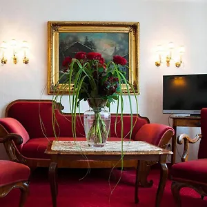 Suzanne Guest house